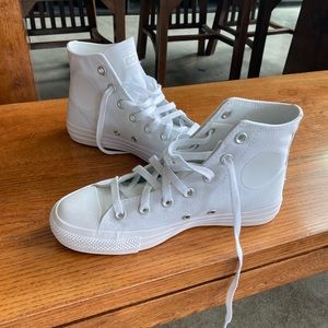 White womens converse